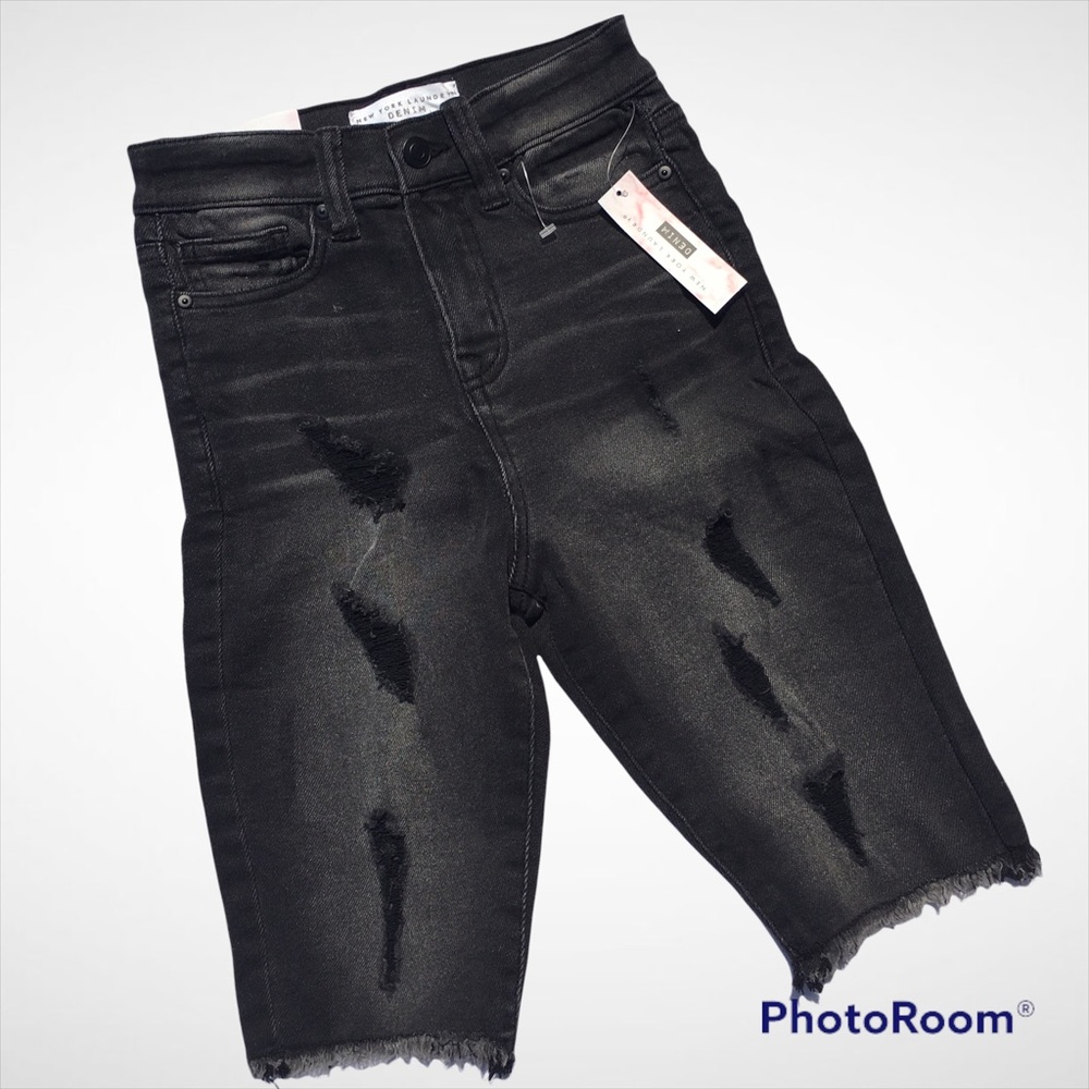 New York Laundry Distressed Black Denim Jean Shorts with a Raw Hem NWT